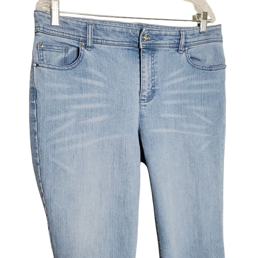 Chico's L 12 Size 2 Jeans Cropped Blue Denim Stretch Embellished Pockets Hi Rise - Picture 3 of 9